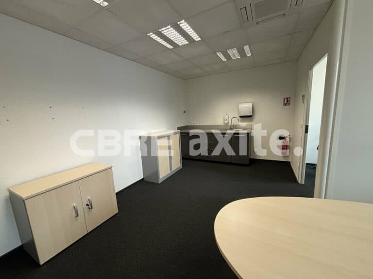 Bureaux à louer SAINT PIERRE EN FAUCIGNY 74.21683 - 74.21683_LOCATION_Bureaux_SAINT_PIERRE_EN_FAUCIGNY_6.jpg