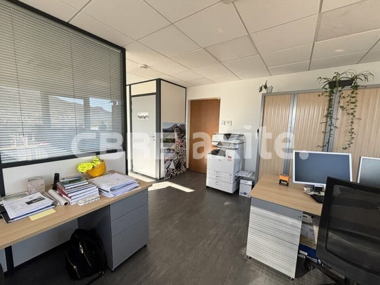 Bureaux à louer SAINT PIERRE EN FAUCIGNY 74.21714 - 74.21714_LOCATION_Bureaux_SAINT_PIERRE_EN_FAUCIGNY_6.jpg