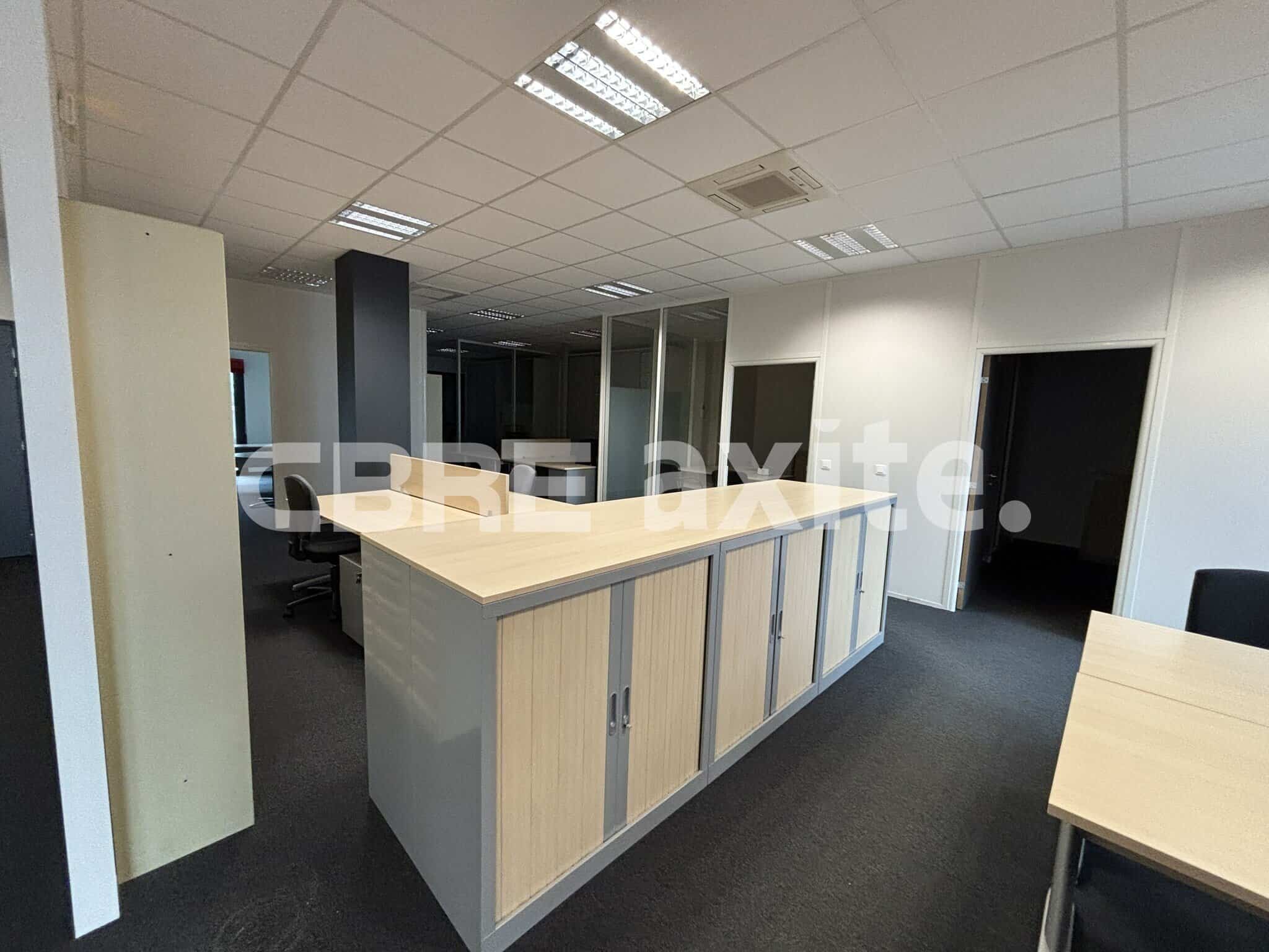 Bureaux à louer SAINT PIERRE EN FAUCIGNY 74.21936 - 74.21936_LOCATION_Bureaux_SAINT_PIERRE_EN_FAUCIGNY_1.jpg