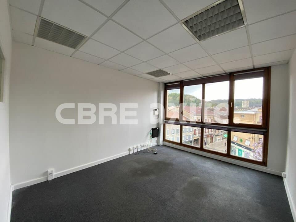 Bureaux à louer BOURGOIN JALLIEU 38.100281 - 38.100281_LOCATION_Bureaux_BOURGOIN_JALLIEU_1.jpg