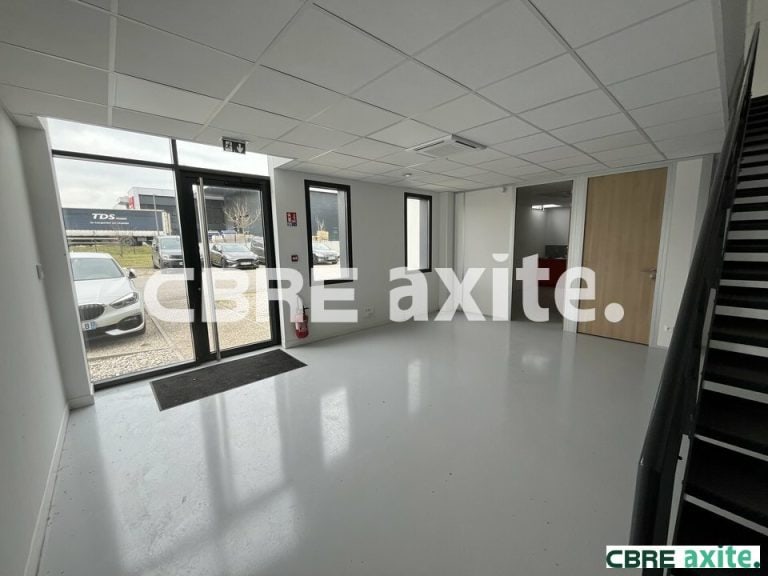 Locaux d'activités à vendre VAULX MILIEU 38.100694 - 38.100694_VENTE_Activites_VAULX_MILIEU_3.jpg