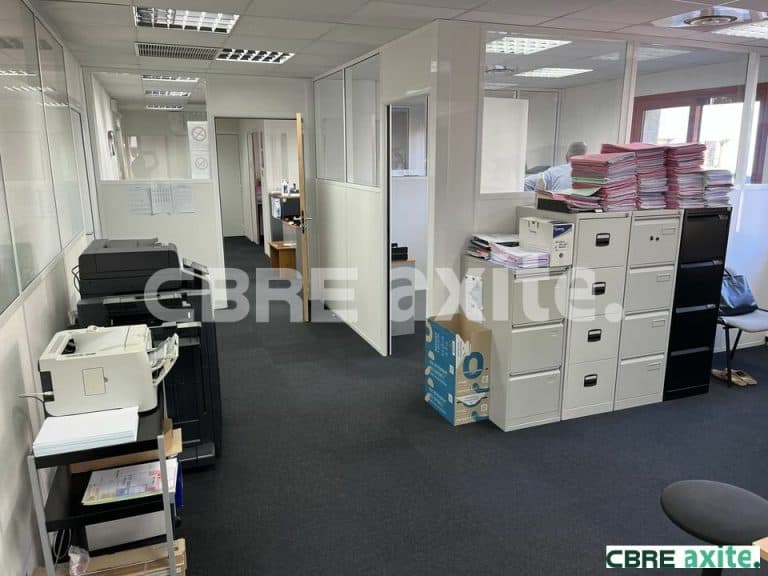 Bureaux à louer BOURGOIN JALLIEU 38.100705 - 38.100705_LOCATION_Bureaux_BOURGOIN_JALLIEU_3.jpg