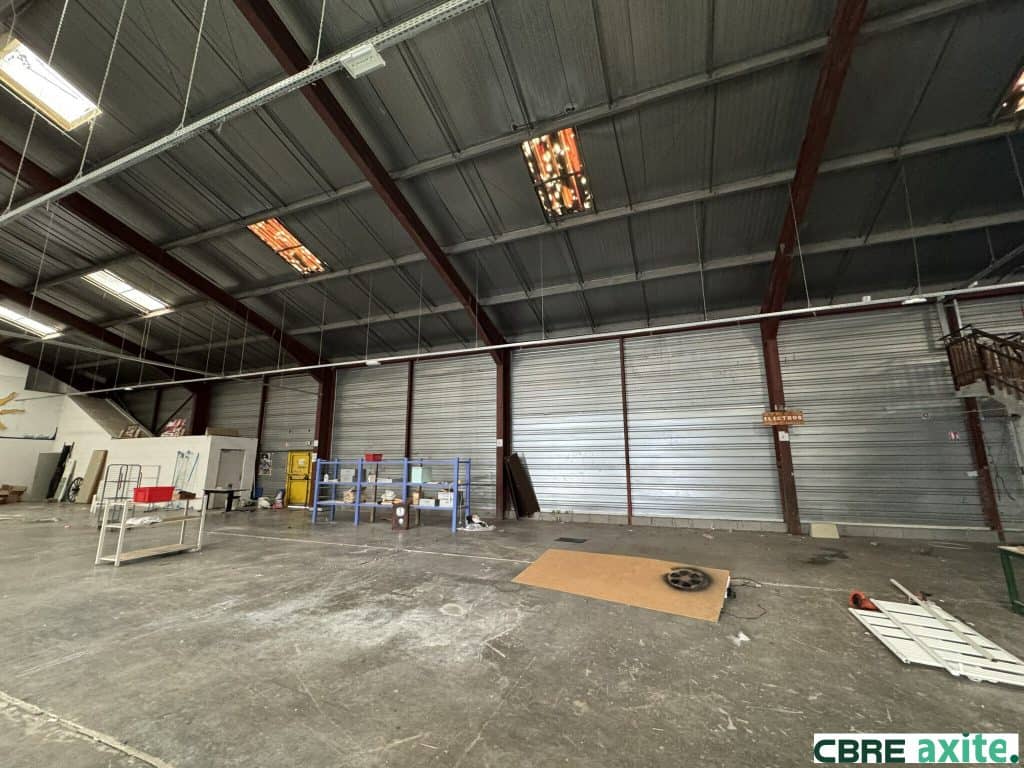 Locaux d'activités à vendre LA MURE 38.100727 - 38.100727_VENTE_Activites_LA_MURE_1.jpg