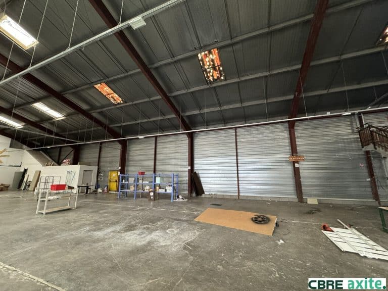 Locaux d'activités à vendre LA MURE 38.100727 - 38.100727_VENTE_Activites_LA_MURE_1.jpg