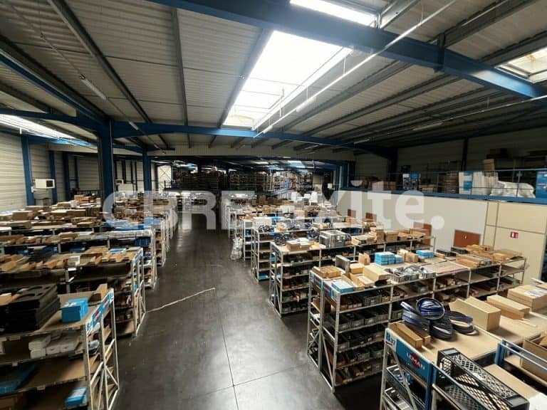 Locaux d'activités à vendre SAINT-CLAIR-DE-LA-TOUR 38.100729 - 38.100729_VENTE_Activites_SAINT-CLAIR-DE-LA-TOUR_3.jpg
