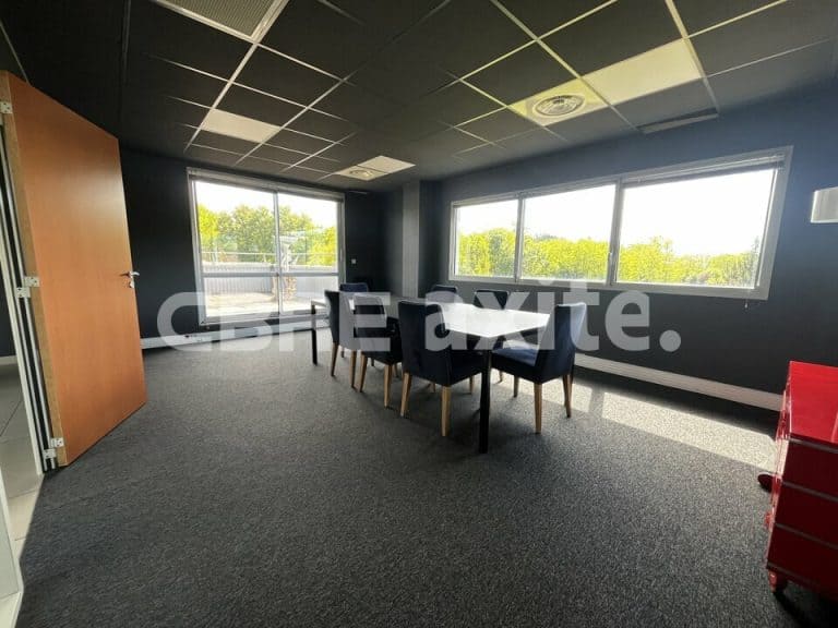 Locaux d'activités à vendre SAINT-CLAIR-DE-LA-TOUR 38.100729 - 38.100729_VENTE_Activites_SAINT-CLAIR-DE-LA-TOUR_7.jpg