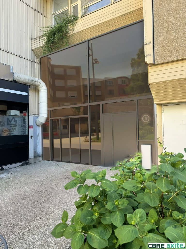 Local commercial à louer BOURGOIN JALLIEU 38.100744 - 38.100744_LOCATION_Commerces_BOURGOIN_JALLIEU_1.jpg