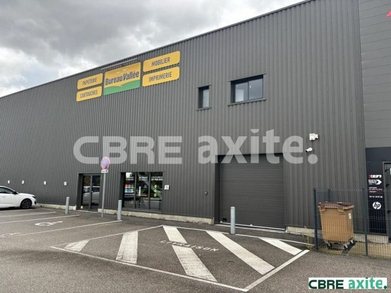 Local commercial à louer BOURGOIN-JALLIEU 38.100751 - 38.100751_LOCATION_Commerces_BOURGOIN-JALLIEU_5.jpg