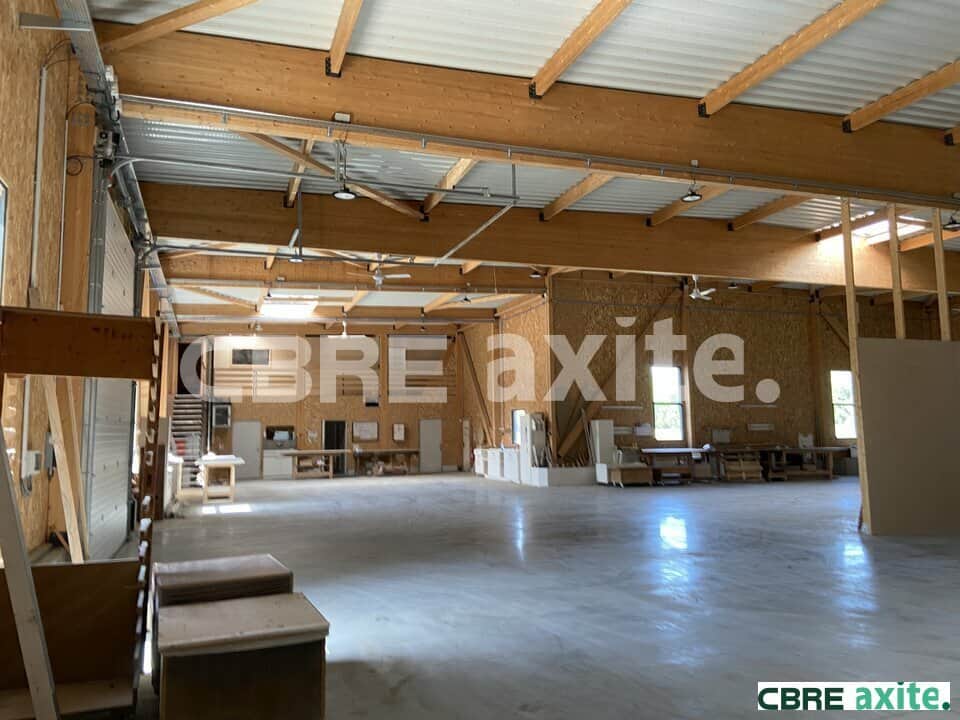 Locaux d'activités à vendre SAINT-CLAIR-DE-LA-TOUR 38.100767 - 38.100767_VENTE_Activites_SAINT-CLAIR-DE-LA-TOUR_1.jpg