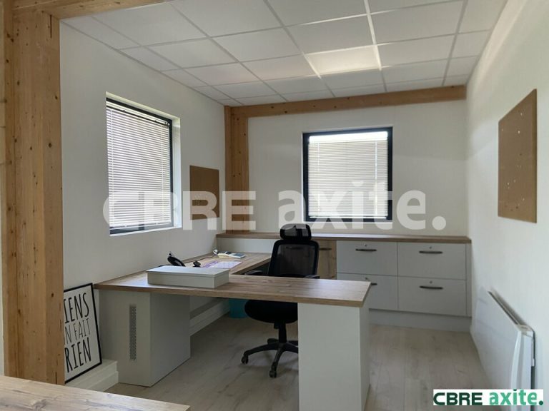 Locaux d'activités à vendre SAINT-CLAIR-DE-LA-TOUR 38.100767 - 38.100767_VENTE_Activites_SAINT-CLAIR-DE-LA-TOUR_2.jpg