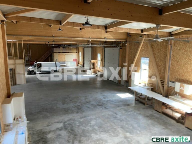 Locaux d'activités à vendre SAINT-CLAIR-DE-LA-TOUR 38.100767 - 38.100767_VENTE_Activites_SAINT-CLAIR-DE-LA-TOUR_4.jpg
