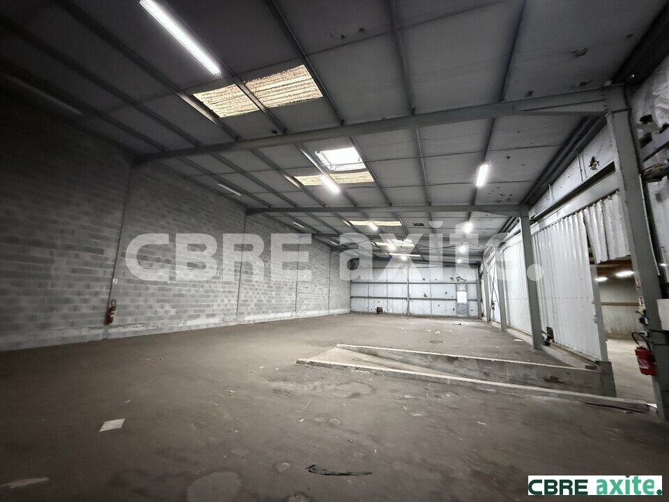 Entrepôts de 448 à 960 m² à louer à Sonnay, photo 5 sur 6