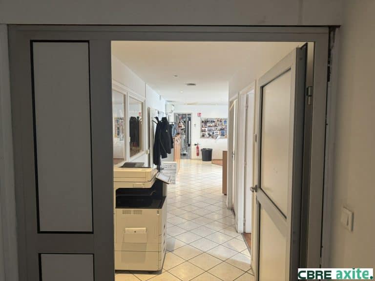 Locaux d'activités à vendre ÉCHIROLLES 38.100837 - 38.100837_VENTE_Activites_ECHIROLLES_3.jpg