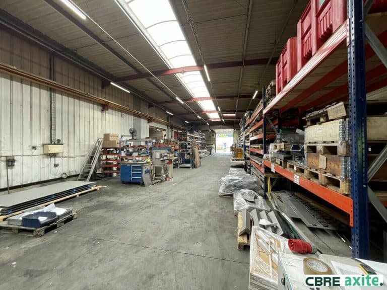 Locaux d'activités à vendre VOIRON 38.100865 - 38.100865_VENTE_Activites_VOIRON_3.jpg