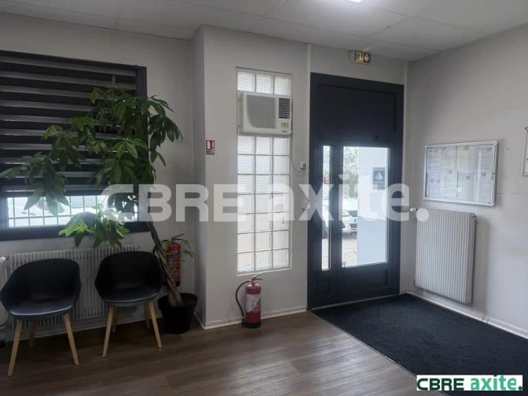 Locaux d'activités à vendre LA CÔTE-SAINT-ANDRÉ 38.100889 - 38.100889_VENTE_Activites_LA_COTE-SAINT-ANDRE_4.jpg