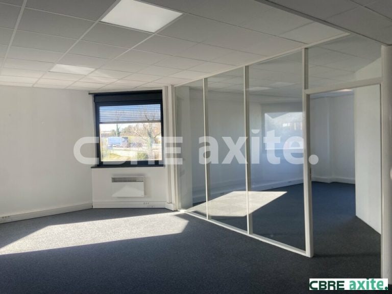 Bureaux à louer SAINT QUENTIN FALLAVIER 38.100900 - 38.100900_LOCATION_Bureaux_SAINT_QUENTIN_FALLAVIER_4.jpg