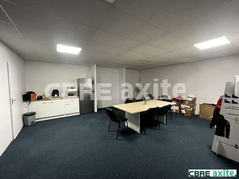 Local commercial à louer BOURGOIN JALLIEU 38.100922 - 38.100922_LOCATION_Commerces_BOURGOIN_JALLIEU_1.jpg