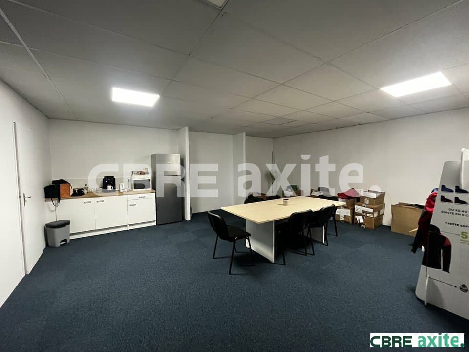 Local commercial à louer BOURGOIN JALLIEU 38.100922 - 38.100922_LOCATION_Commerces_BOURGOIN_JALLIEU_1.jpg