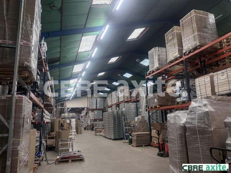 Locaux d'activités à vendre LA VERPILLIÈRE 38.101020 - 38.101020_VENTE_Activites_LA_VERPILLIERE_3.jpg