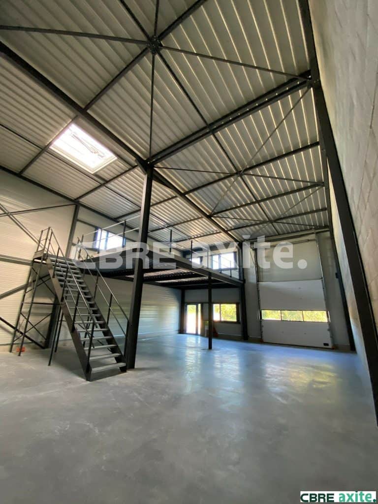 Locaux d'activités à vendre LES ABRETS EN DAUPHINÉ 38.99678 - 38.99678_VENTE_Activites_LES_ABRETS_EN_DAUPHINE_1.jpg