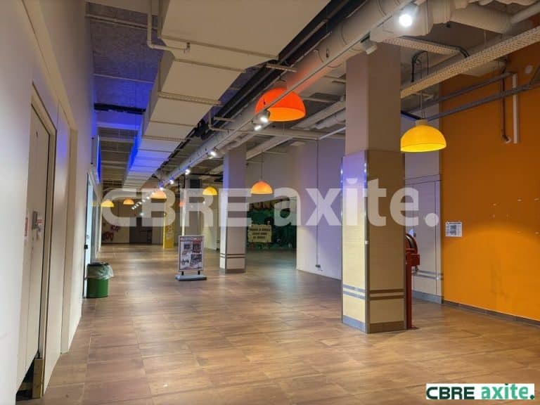 Local commercial à louer BOURGOIN JALLIEU 38.99792 - 38.99792_LOCATION_Commerces_BOURGOIN_JALLIEU_2.jpg