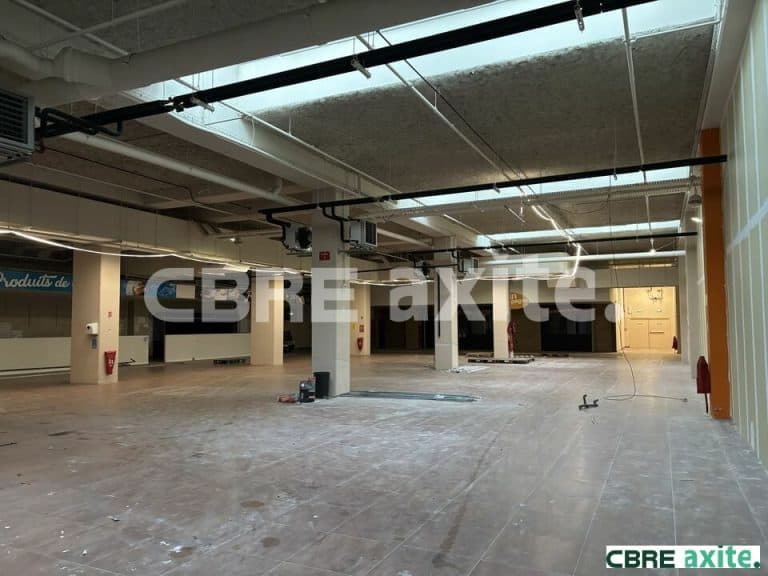Local commercial à louer BOURGOIN JALLIEU 38.99792 - 38.99792_LOCATION_Commerces_BOURGOIN_JALLIEU_3.jpg