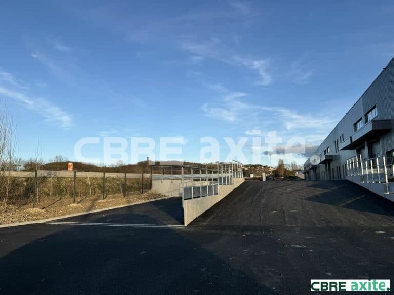Locaux d'activités à louer BOURGOIN JALLIEU 38.99866 - 38.99866_LOCATION_Activites_BOURGOIN_JALLIEU_3.jpg