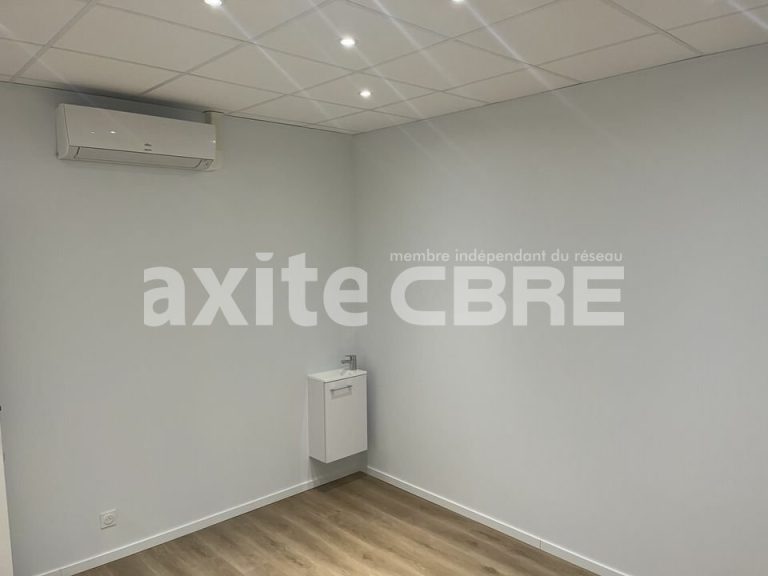 Bureaux à louer L'ISLE D'ABEAU 38.99925 - 38.99925_LOCATION_Bureaux_L-ISLE_D-ABEAU_1.jpg