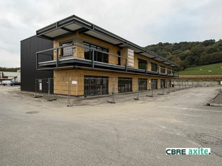 Locaux d'activités à vendre LAISSAUD 73.23083 - 73.23083_VENTE_Activites_LAISSAUD_1.jpg