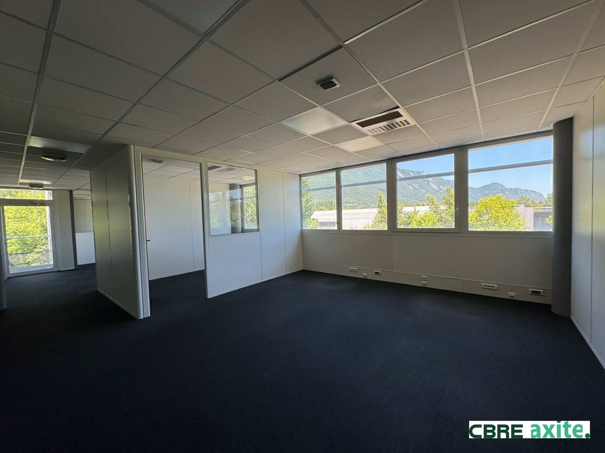Bureaux à vendre LE BOURGET DU LAC 73.23091 - 73.23091_VENTE_Bureaux_LE_BOURGET_DU_LAC_1.jpg