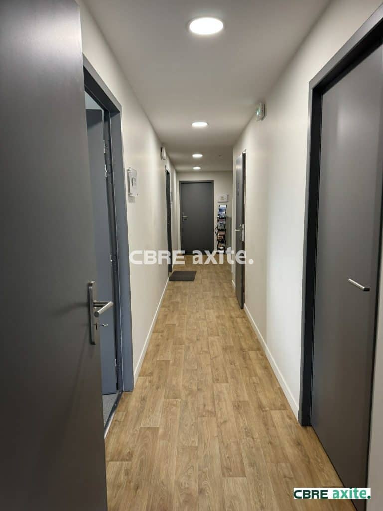 Bureaux à louer BARBERAZ 73.23476 - 73.23476_LOCATION_Bureaux_BARBERAZ_6.jpg