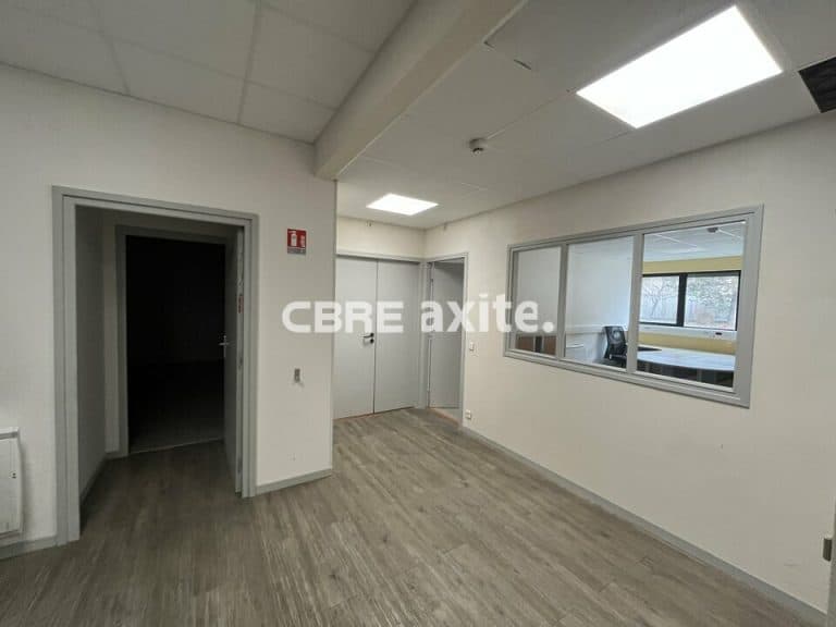 Locaux d'activités à louer SAINT-RÉMY-DE-MAURIENNE 73.23504 - 73.23504_LOCATION_Activites_SAINT-REMY-DE-MAURIENNE_6.jpg