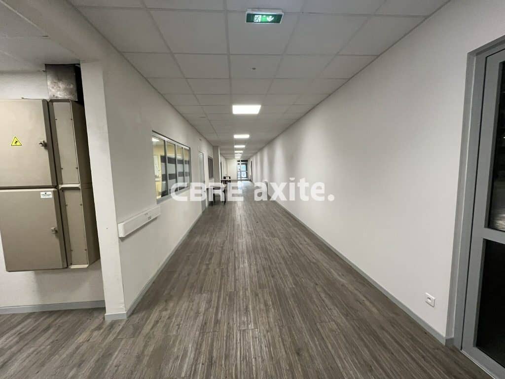 Locaux d'activités à louer SAINT-RÉMY-DE-MAURIENNE 73.23504 - 73.23504_LOCATION_Activites_SAINT-REMY-DE-MAURIENNE_8.jpg