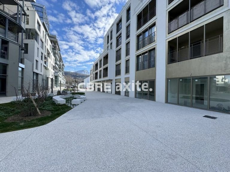 Local commercial à louer CHAMBÉRY 73.23560 - 73.23560_LOCATION_Commerces_CHAMBERY_2.jpg