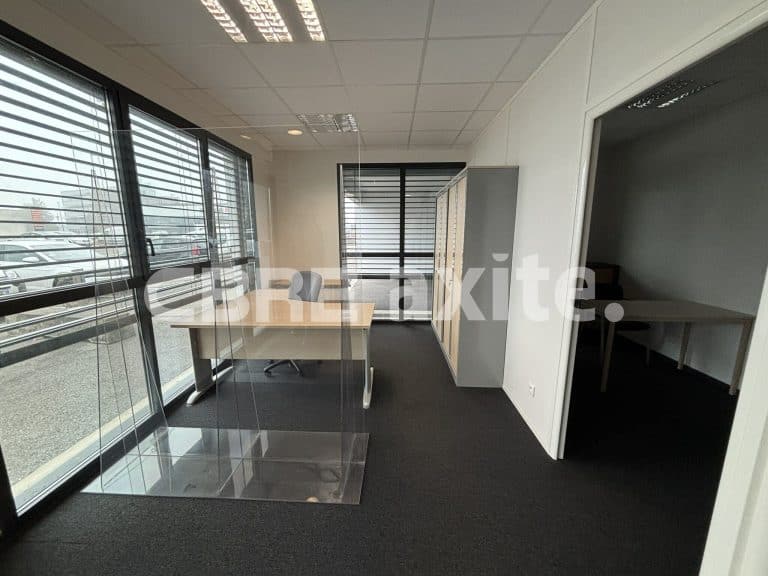 Bureaux à louer SAINT PIERRE EN FAUCIGNY 74.22023 - 74.22023_LOCATION_Bureaux_SAINT_PIERRE_EN_FAUCIGNY_2.jpg