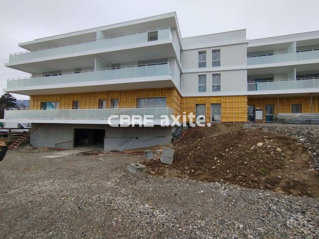 Local commercial de 173 m² à vendre à Saint-Genis-Pouilly, photo 2 sur 3