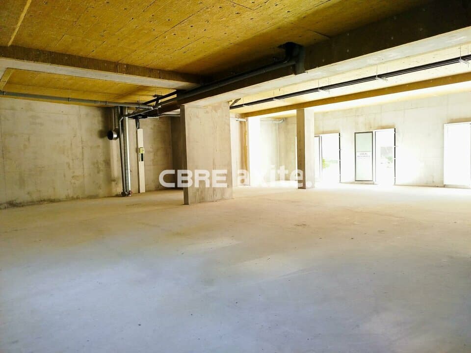 Local commercial de 164,5 m² à louer à Ferney-Voltaire, photo 5 sur 5