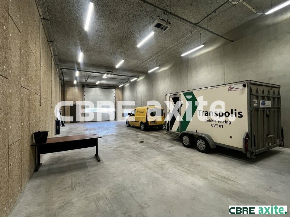 Local d’activité de 595 m² à louer à Saint-Maurice-de-Rémens, photo 3 sur 7