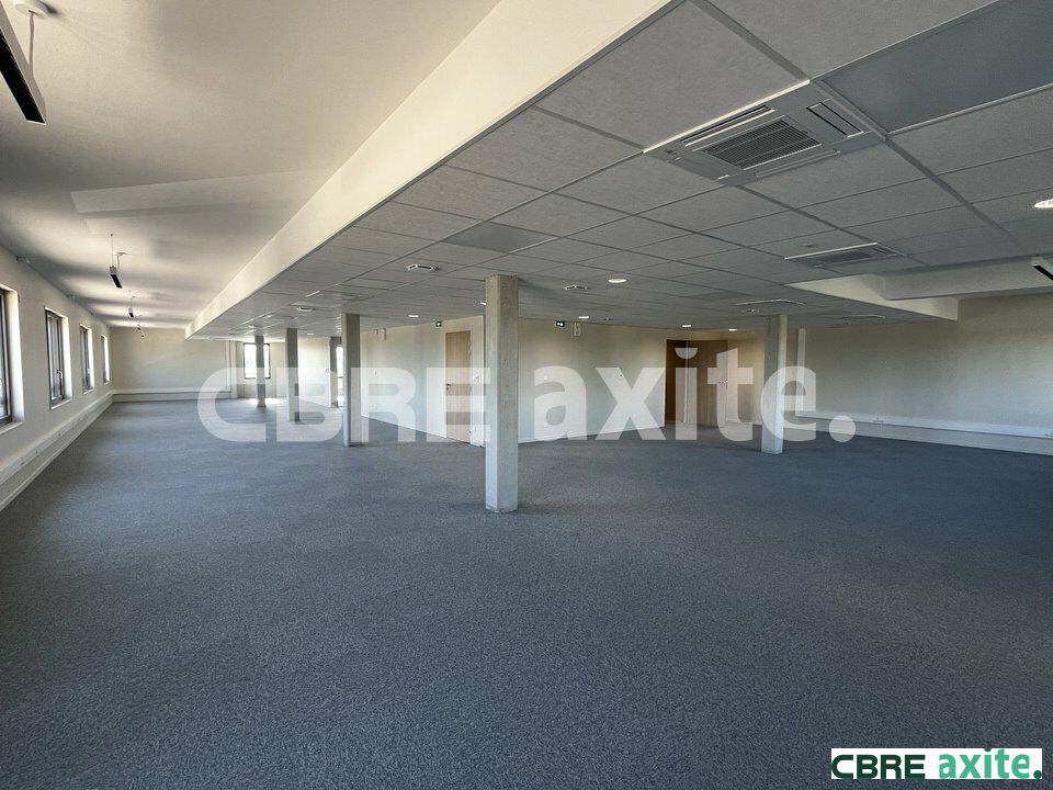 Local d’activité de 595 m² à louer à Saint-Maurice-de-Rémens, photo 4 sur 7