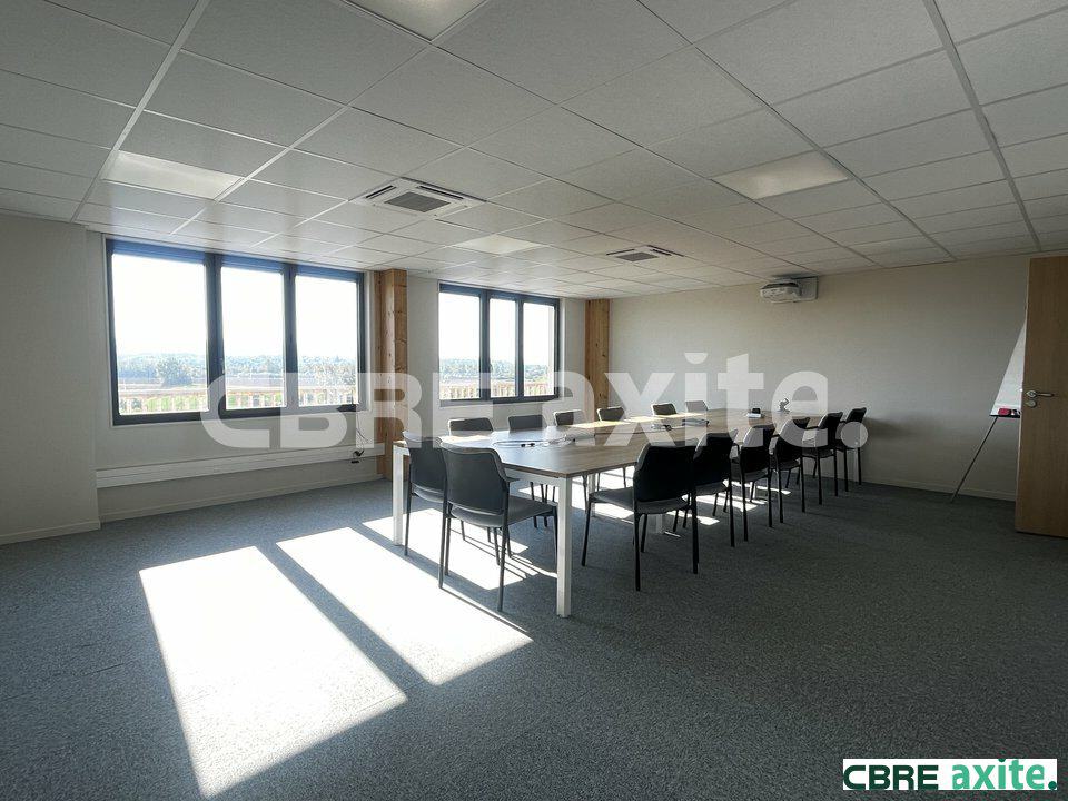Local d’activité de 595 m² à louer à Saint-Maurice-de-Rémens, photo 5 sur 7
