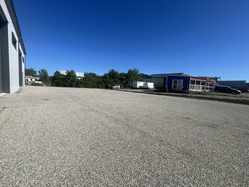Entrepôts de 320 à 960 m² à louer à Baix, photo 4 sur 4