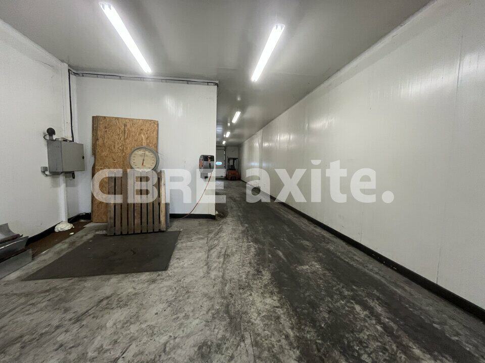 Entrepôts de 890 m² à louer à Guilherand-Granges, photo 4 sur 5