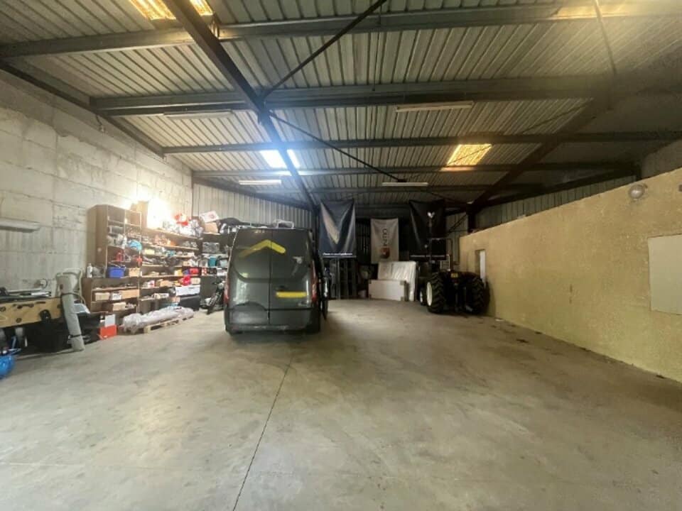 Local d’activité de 185 m² à louer à Saint-Péray, photo 3 sur 3