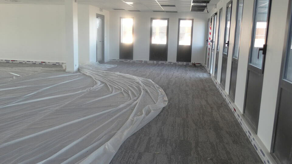Bureaux de 123,5 à 765,5 m² à vendre à Alixan, photo 3 sur 5