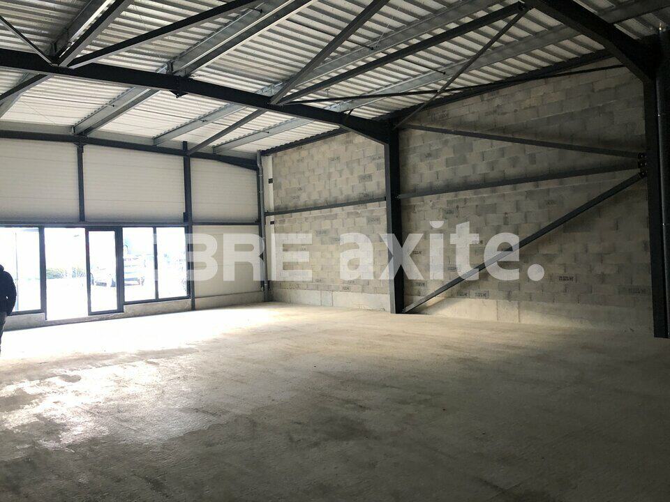 Local commercial de 250 m² à vendre à Pont-de-l'Isère, photo 3 sur 3