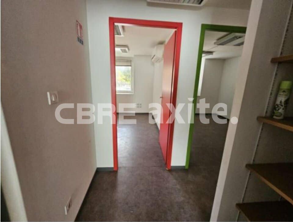 Local commercial de 206 m² à louer à Valence, photo 2 sur 2