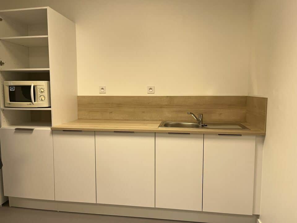Bureaux de 18,1 à 100,8 m² à louer à Alixan, photo 2 sur 4