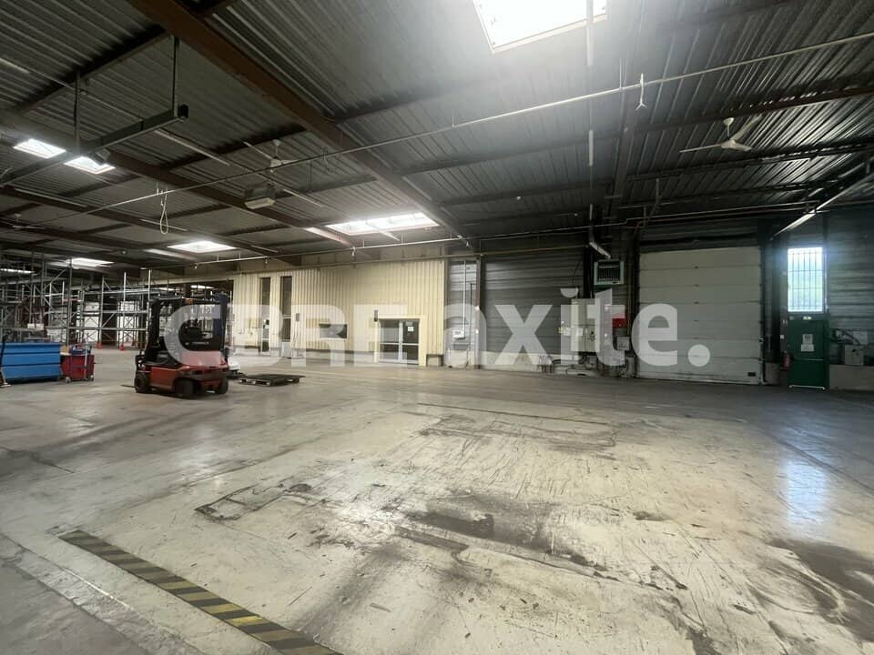 Local d’activité de 2 020 m² à vendre à Valence, photo 2 sur 5