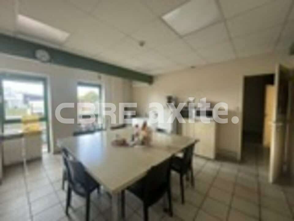 Local d’activité de 2 020 m² à vendre à Valence, photo 5 sur 5