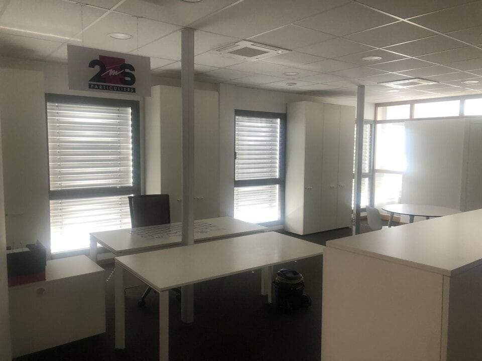 Bureaux de 963 m² à louer à Valence, photo 5 sur 8